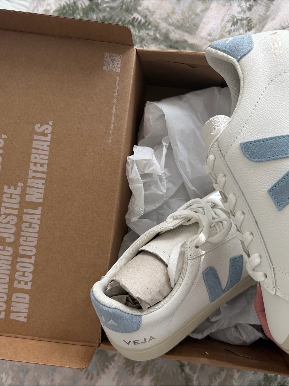 Veja Campo Sneakers in White with Light Blue V - Picture 4 of 7